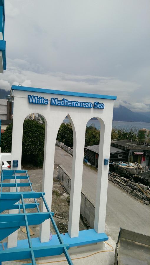 White Mediterranean Dahan Bagian luar foto
