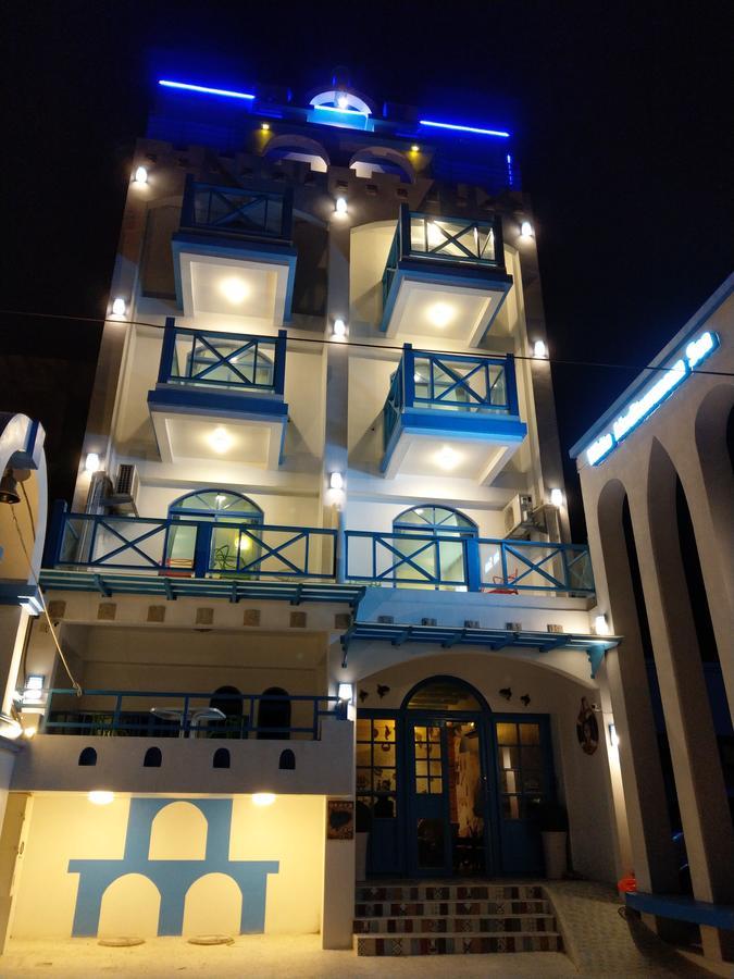 White Mediterranean Dahan Bagian luar foto